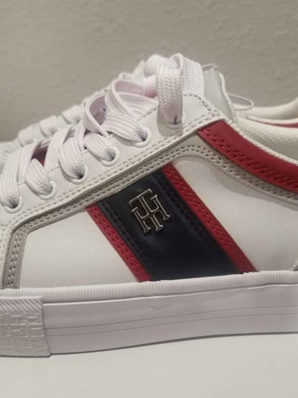 Tommy Hilfiger Twarlyne size(7)